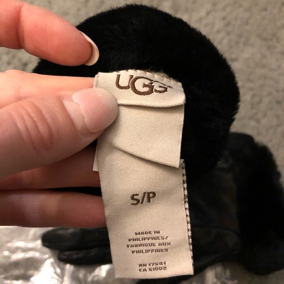 UGG - Genuine Leather Shorty Tech Gloves - Picture 6 of 6